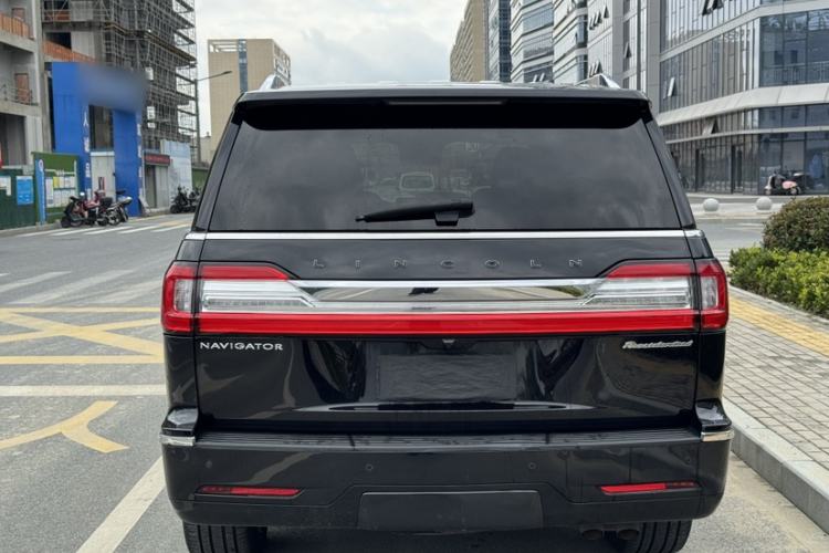 Used Lincoln Navigator 2020 3.5T Presidential Series Exterior 4