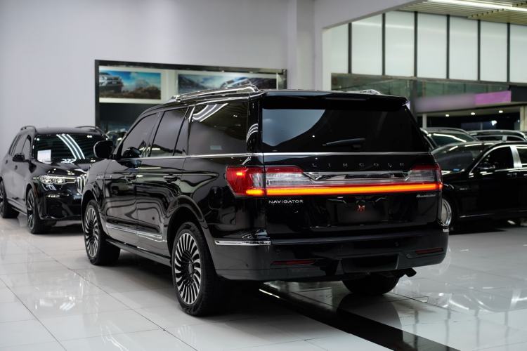 Used Lincoln Navigator 2020 3.5T Presidential Series Exterior 4