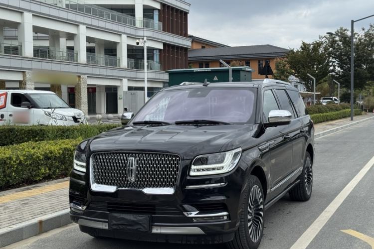 Used Lincoln Navigator 2020 3.5T Presidential Series Exterior 5