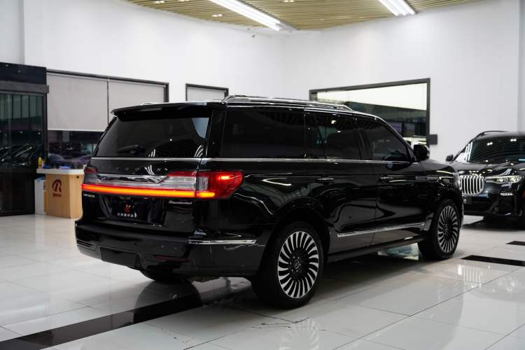 Used Lincoln Navigator 2020 3.5T Presidential Series Exterior 5