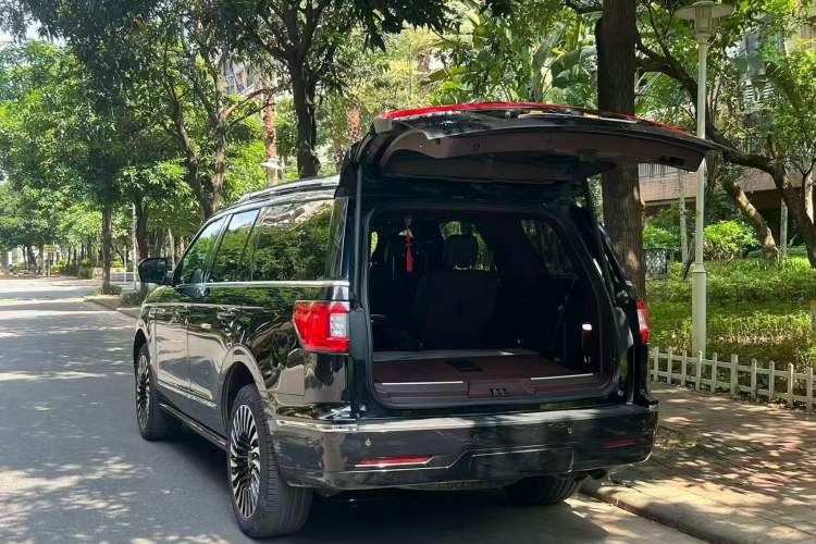 Used Lincoln Navigator 2020 3.5T Presidential Series Exterior 5