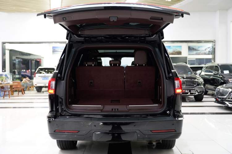Used Lincoln Navigator 2020 3.5T Presidential Series Exterior 8
