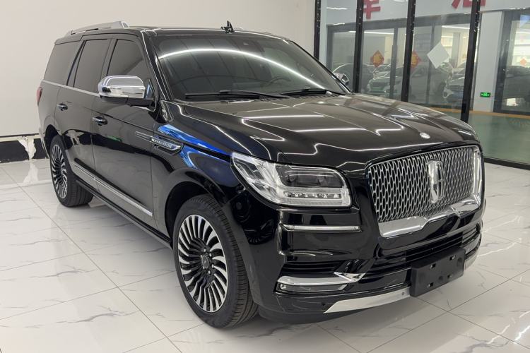 Used Lincoln Navigator 2020 3.5T Presidential Series Front Right 45 Deg