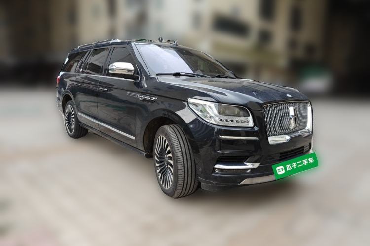 Used Lincoln Navigator 2020 3.5T Long-Wheelbase Presidential Edition Front Right 45 Deg