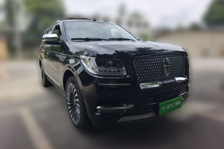 Used Lincoln Navigator 2020 3.5T Presidential Series Front Right 45 Deg