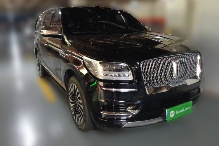 Used Lincoln Navigator 2020 3.5T Presidential Series Front Right 45 Deg