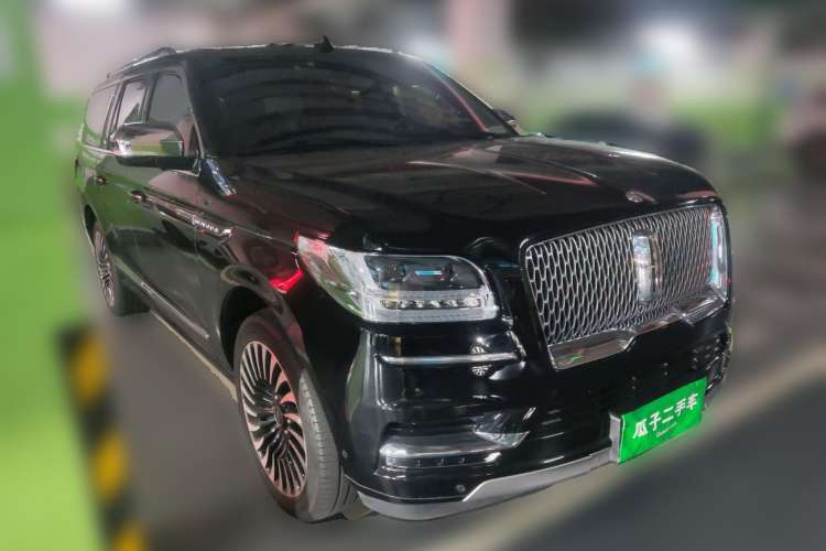 Used Lincoln Navigator 2020 3.5T Long-Wheelbase Presidential Edition Front Right 45 Deg