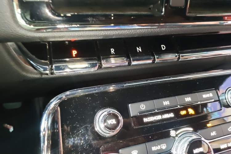 Used Lincoln Navigator 2020 3.5T Prestige Edition Gear Lever