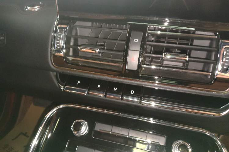 Used Lincoln Navigator 2020 3.5T Prestige Edition Gear Lever