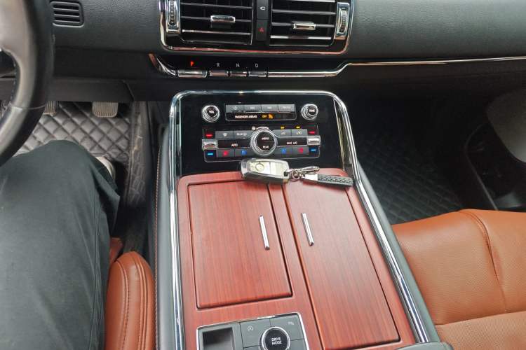 Used Lincoln Navigator 2020 3.5T Prestige Edition Gear Lever