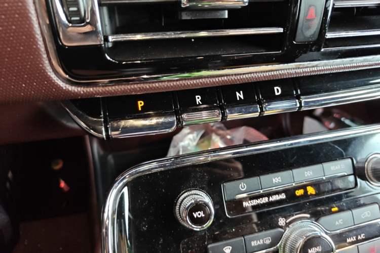 Used Lincoln Navigator 2020 3.5T Long-Wheelbase Presidential Edition Gear Lever