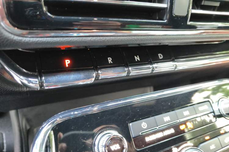 Used Lincoln Navigator 2020 3.5T Prestige Edition Gear Lever