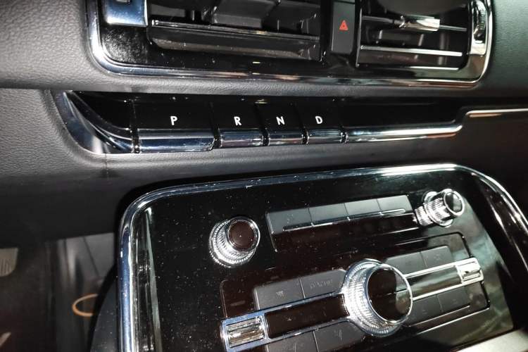 Used Lincoln Navigator 2020 3.5T Prestige Edition Gear Lever