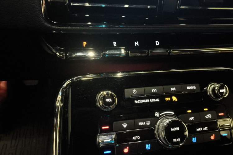 Used Lincoln Navigator 2020 3.5T Prestige Edition Gear Lever