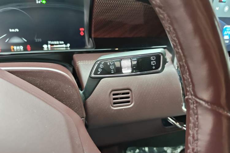 Used Lincoln Navigator 2020 3.5T Long-Wheelbase Presidential Edition Gear Lever