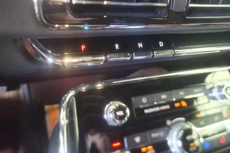 Used Lincoln Navigator 2020 3.5T Prestige Edition Gear Lever