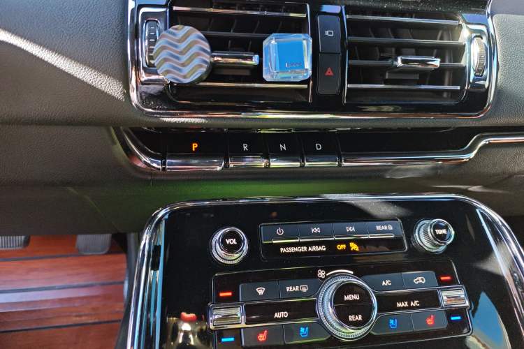 Used Lincoln Navigator 2020 3.5T Prestige Edition Gear Lever