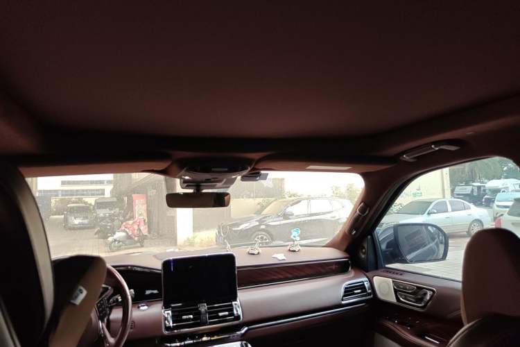 Used Lincoln Navigator 2020 3.5T Long-Wheelbase Presidential Edition Headliner