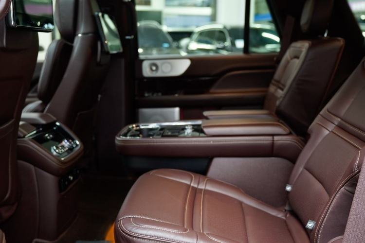 Used Lincoln Navigator 2020 3.5T Presidential Series Interior 1