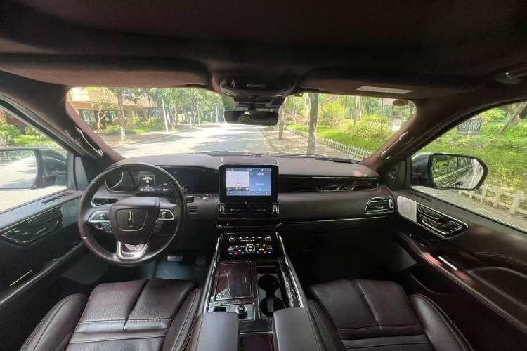 Used Lincoln Navigator 2020 3.5T Presidential Series Interior 1
