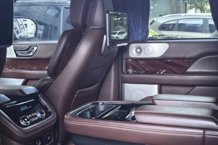 Used Lincoln Navigator 2020 3.5T Long-Wheelbase Presidential Edition Interior 10