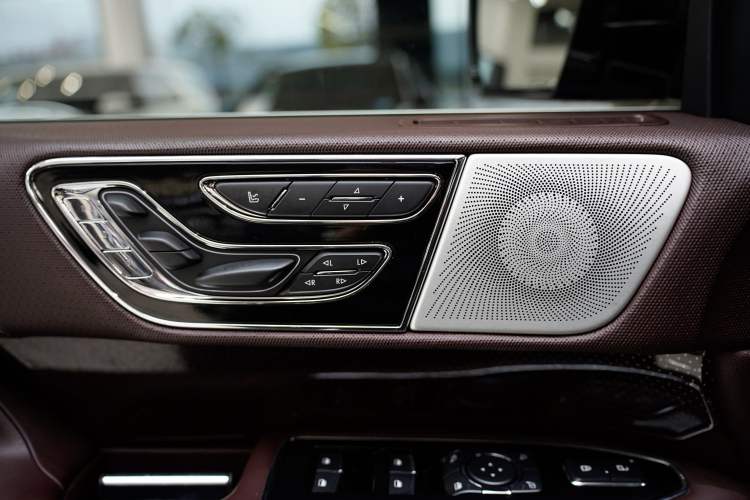 Used Lincoln Navigator 2020 3.5T Presidential Series Interior 12