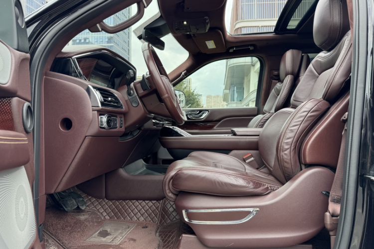 Used Lincoln Navigator 2020 3.5T Presidential Series Interior 2