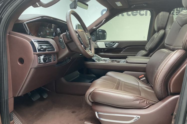 Used Lincoln Navigator 2020 3.5T Presidential Series Interior 2