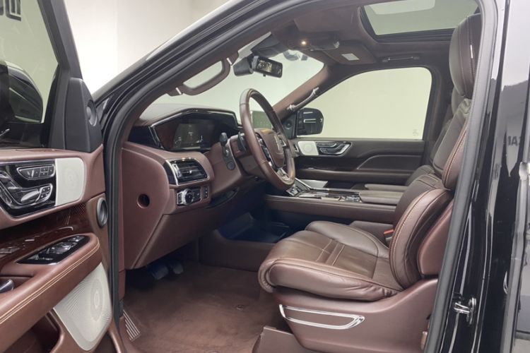 Used Lincoln Navigator 2020 3.5T Presidential Series Interior 2