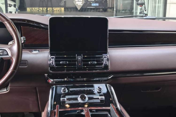 Used Lincoln Navigator 2020 3.5T Long-Wheelbase Presidential Edition Interior 2