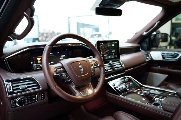 Used Lincoln Navigator 2020 3.5T Presidential Series Interior 2