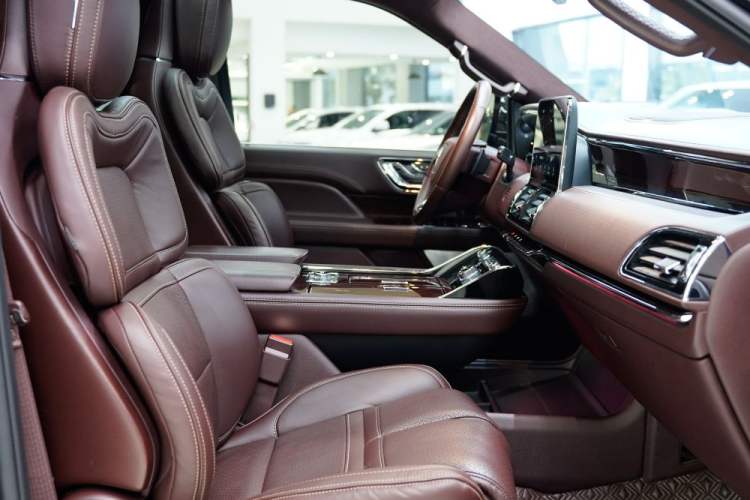Used Lincoln Navigator 2020 3.5T Presidential Series Interior 3
