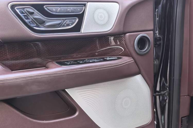 Used Lincoln Navigator 2020 3.5T Long-Wheelbase Presidential Edition Interior 4