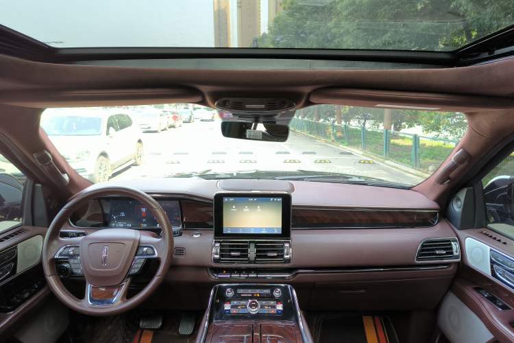Used Lincoln Navigator 2020 3.5T Long-Wheelbase Presidential Edition Interior 4
