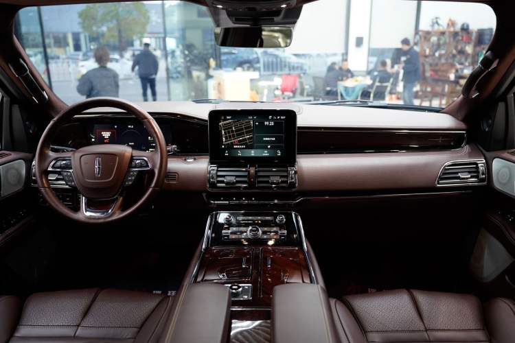 Used Lincoln Navigator 2020 3.5T Presidential Series Interior 5