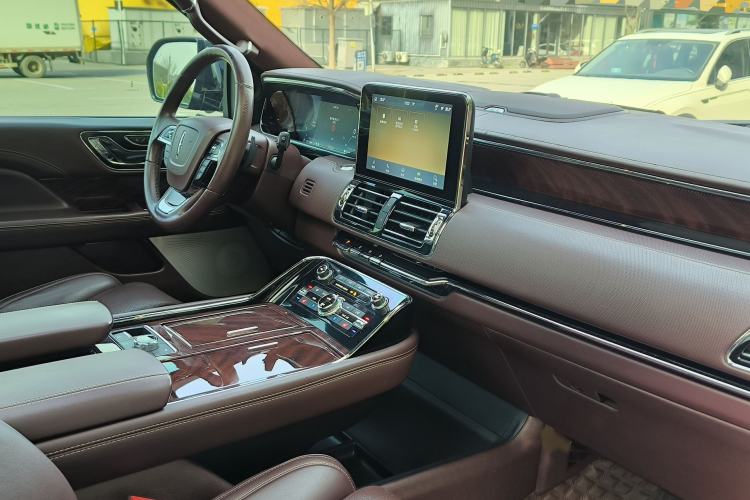 Used Lincoln Navigator 2020 3.5T Long-Wheelbase Presidential Edition Interior 5