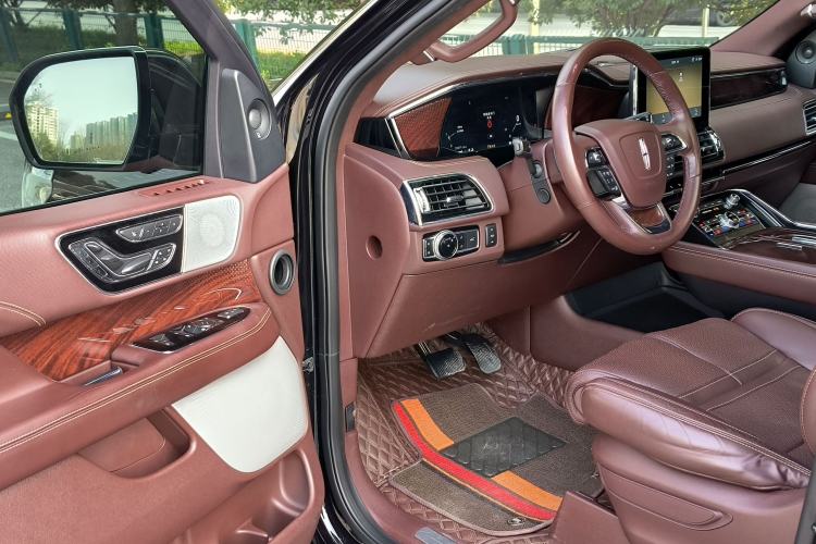 Used Lincoln Navigator 2020 3.5T Long-Wheelbase Presidential Edition Interior 8