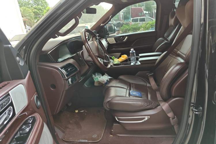 Used Lincoln Navigator 2020 3.5T Long-Wheelbase Presidential Edition Left Front Seat