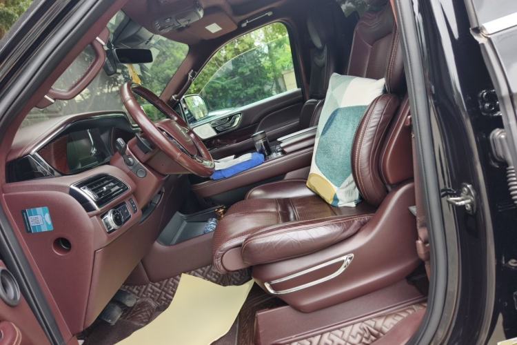 Used Lincoln Navigator 2020 3.5T Presidential Series Left Front Seat