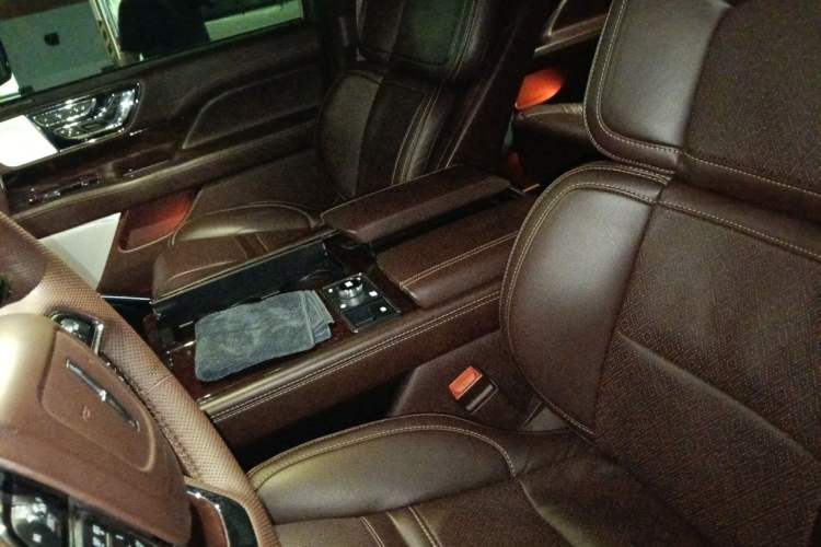 Used Lincoln Navigator 2020 3.5T Presidential Series Left Front Seat