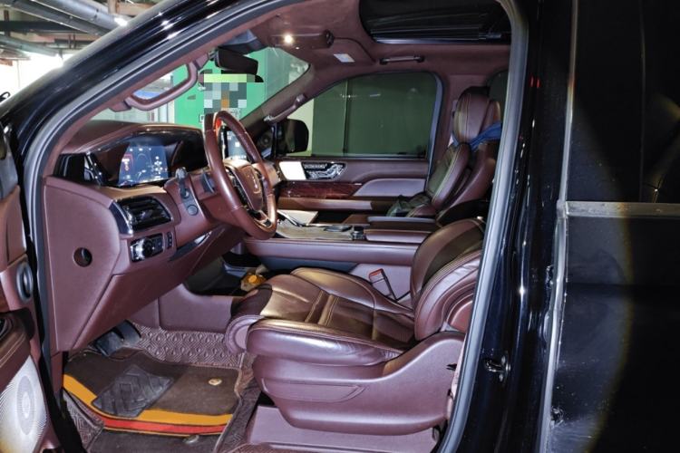 Used Lincoln Navigator 2020 3.5T Presidential Series Left Front Seat