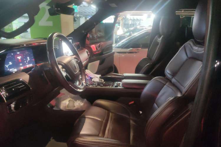 Used Lincoln Navigator 2020 3.5T Long-Wheelbase Presidential Edition Left Front Seat