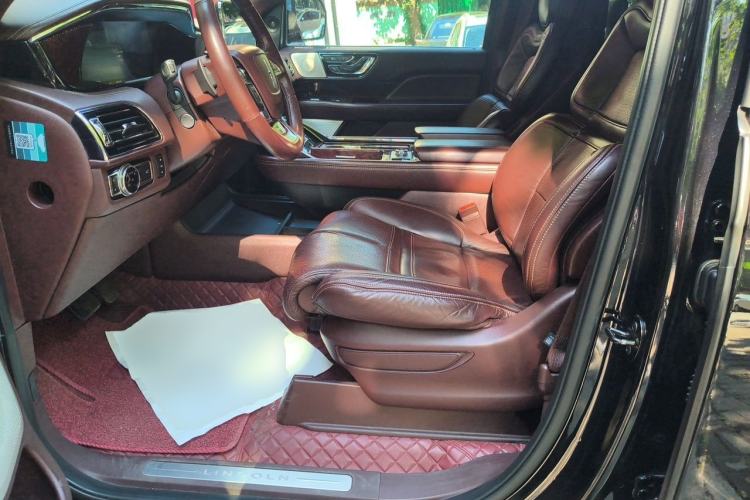 Used Lincoln Navigator 2020 3.5T Presidential Series Left Front Seat