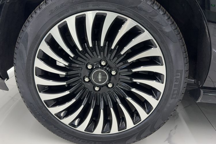 Used Lincoln Navigator 2020 3.5T Presidential Series Left Front Wheel Hub