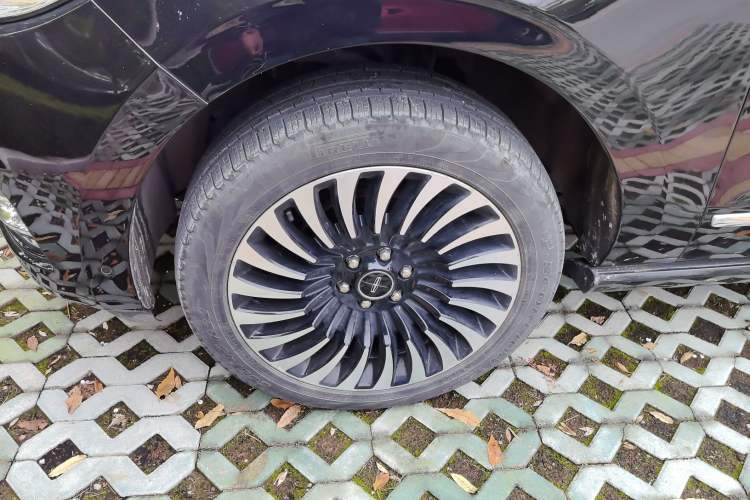 Used Lincoln Navigator 2020 3.5T Presidential Series Left Front Wheel Hub
