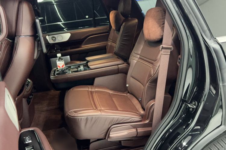 Used Lincoln Navigator 2020 3.5T Presidential Series Left Rear Seat