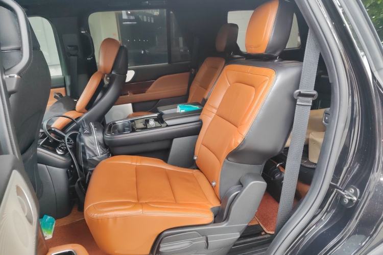 Used Lincoln Navigator 2020 3.5T MONO Limited Edition Prestige Version MONO WHITE Left Rear Seat