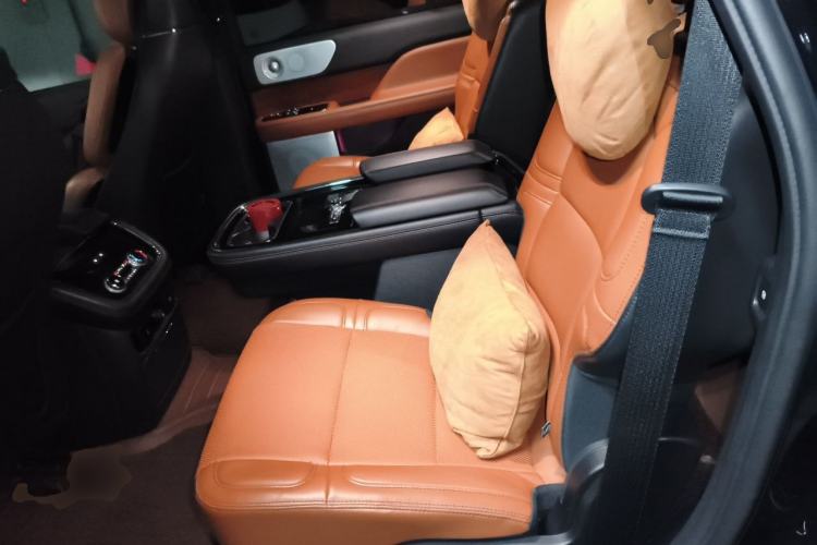 Used Lincoln Navigator 2020 3.5T Prestige Edition Left Rear Seat