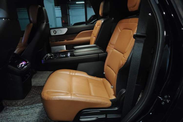 Used Lincoln Navigator 2020 3.5T Prestige Edition Left Rear Seat