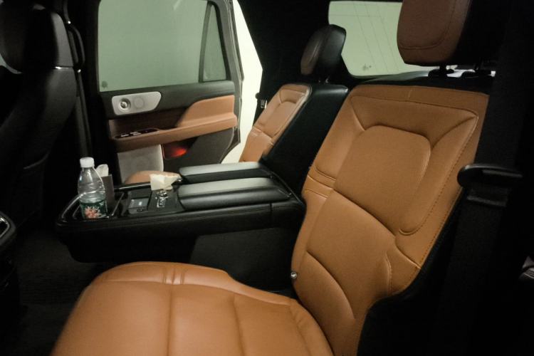 Used Lincoln Navigator 2020 3.5T Prestige Edition Left Rear Seat